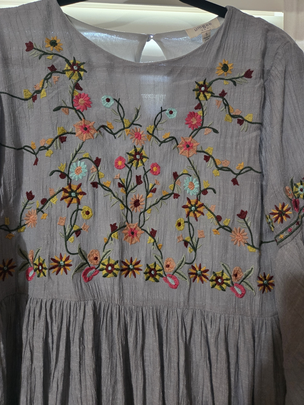 NWOT Umgee Grey Embroidered Floral Boho Long Sleeve Dress - Picture 3 of 6